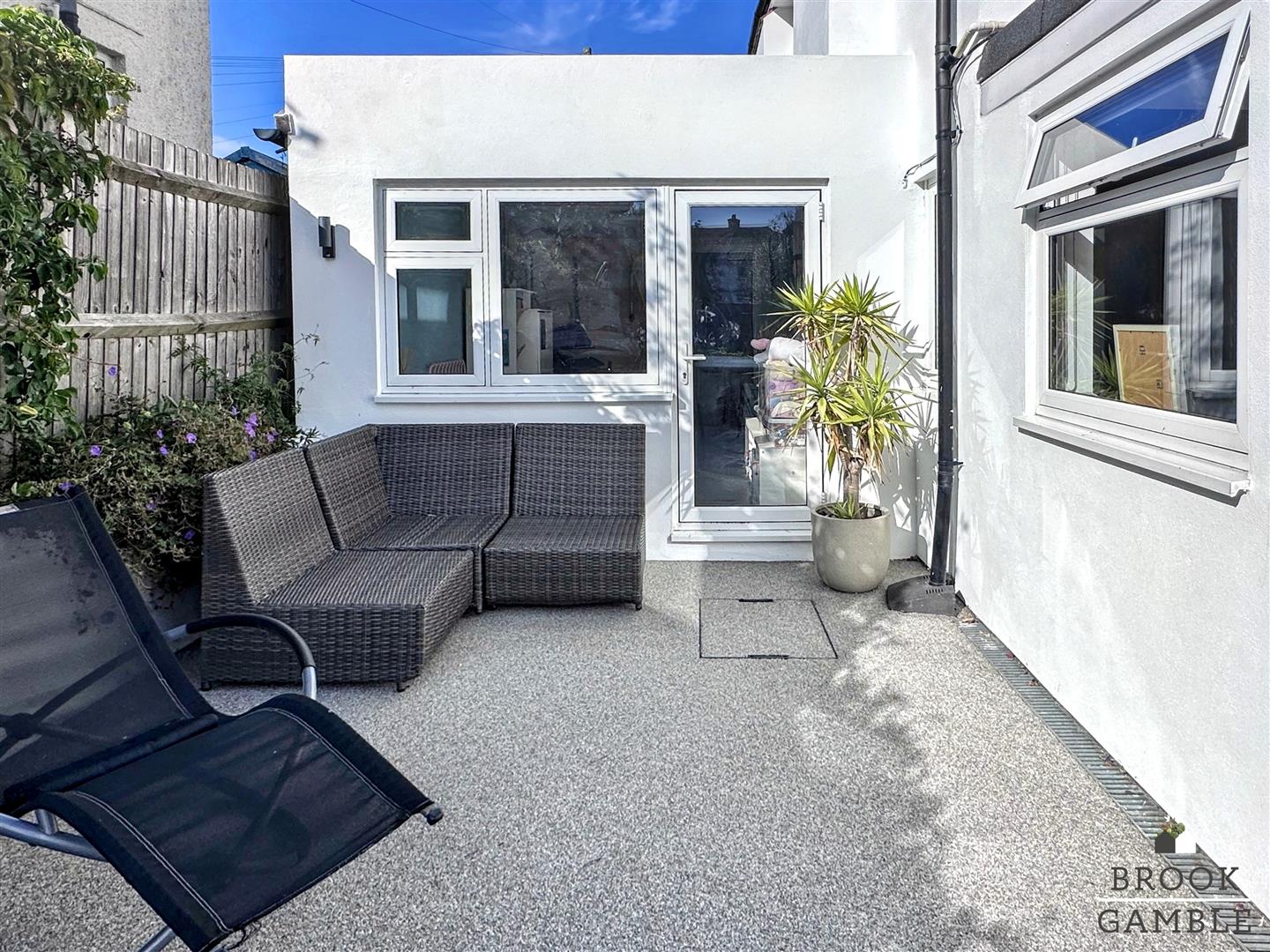 4 Bedroom House - Semi-Detached. North Avenue in Eastbourne,  30